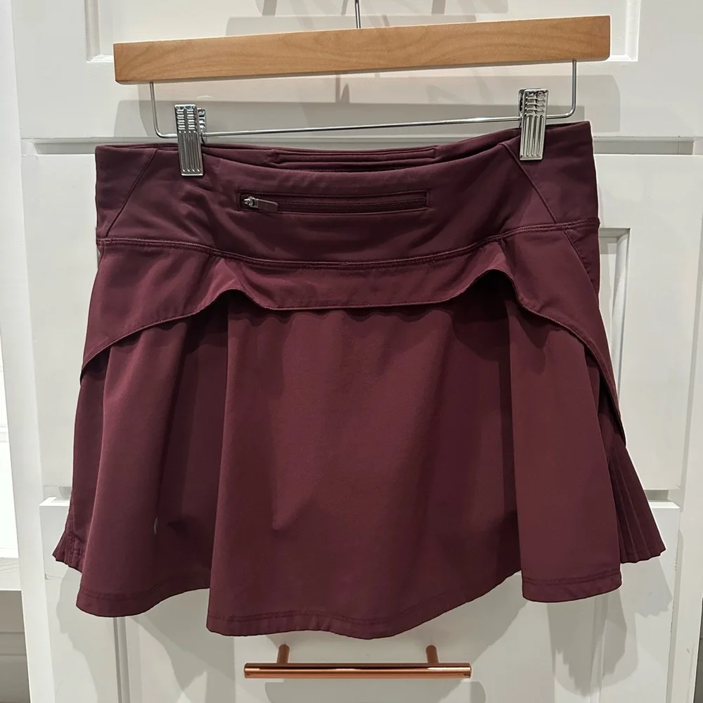 Lululemon “Play off the Pleats” skirt - Picture 2 of 3
